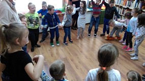 Zabawy tygrysie w bibliotece