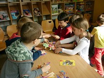 Układanie puzzli to świetna rozrywka