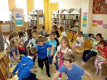 Zabawa ruchowa - PORZĄDKI W BIBLIOTECE