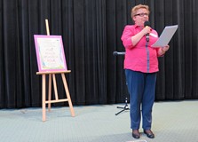 Pani Małgorzata Zychowicz zabawia publiczność