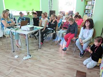 Uczestnicy warsztatów literackich w Filii 1 KBP