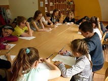 Warsztaty ekologiczne - wykonujemy błyskawiczne ilustracje do śpiewanej przez prowadzącą piosenki