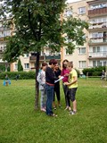 Warsztaty ekologiczne - poszczególne grupy mają za zadanie znależć jak najwięcej przyrodniczych okaz