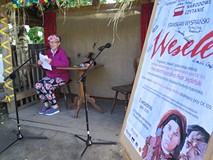 W czasie Narodowego Czytania 2017 w Koszalinie Wesele Stanisława Wyspiańskiego czyta mieszkanka Kosz