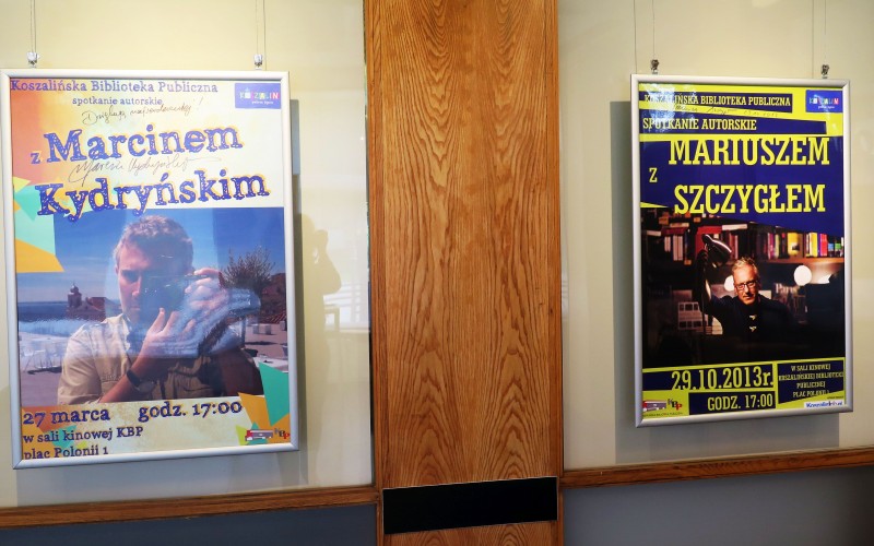 Plakaty widniejące na wystawie z okazji 70-lecia Koszalińskiej Biblioteki Publicznej