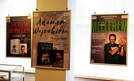 Plakaty widniejące na wystawie z okazji 70-lecia Koszalińskiej Biblioteki Publicznej