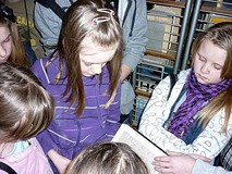 Dotknąć starej książki...