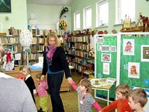 Zimowe zabawy w bibliotece