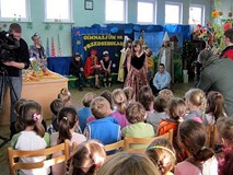 Gimnazjaliści przedszkolakom