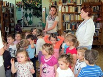 Przedszkolaki w bibliotece